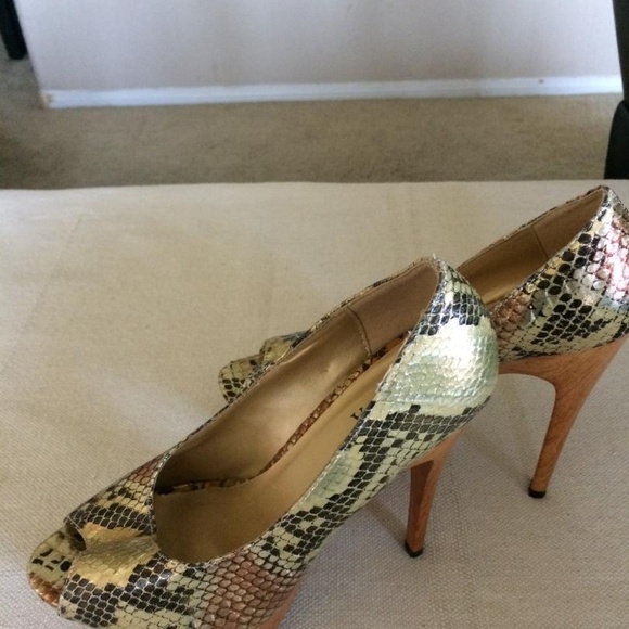 Lady Godiva Platform Pumps - Picture 1 of 2